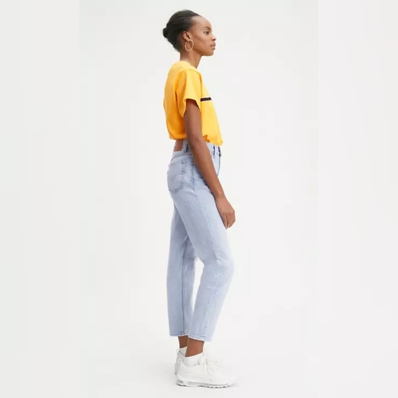 Levi's High Waisted Light Wash Distressed/Ripped Mom Jeans - Picture 2 of 10